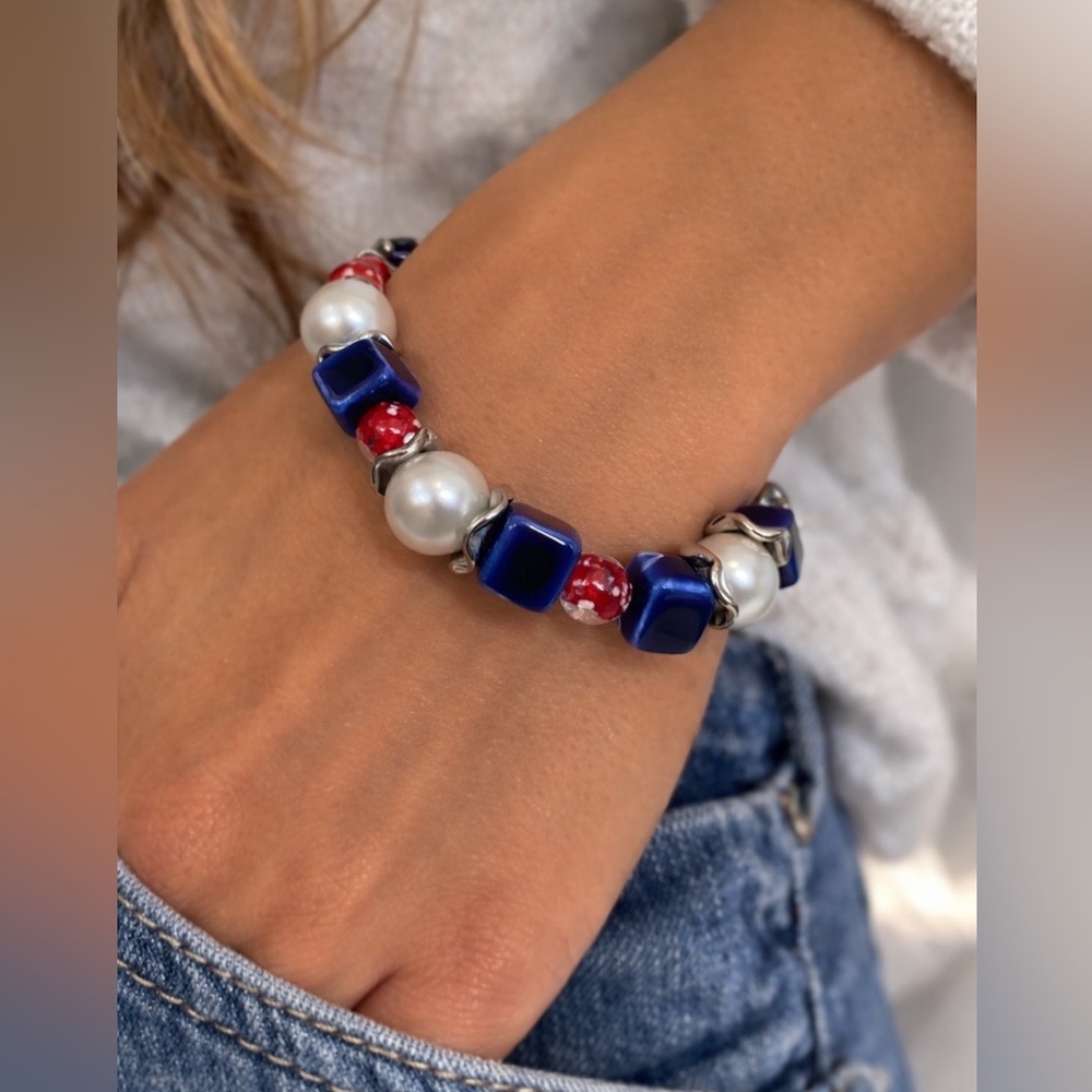 Red White Blue Pearl Beaded Bracelet – Patriotic Stretch Charm Bracelet
